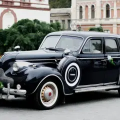 Czym jechać do ślubu? Klasyka, oryginały, koszty pełny poradnik