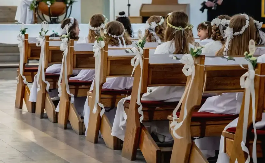 Ile trwa Komunia? Plan dnia bez pośpiechu!